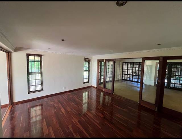 5 BEDROOM HOUSE FOR SALE IN WATERKLOOF HEIGHTS